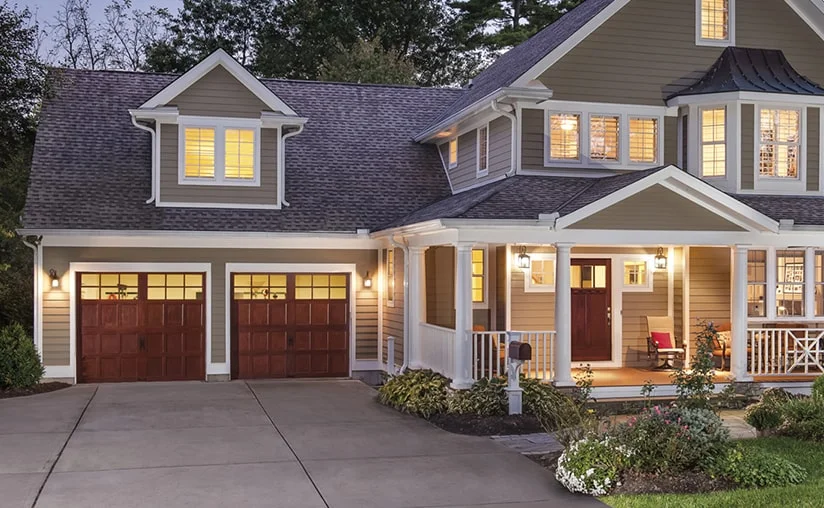Clopay RESERVE® WOOD SEMI-CUSTOM
